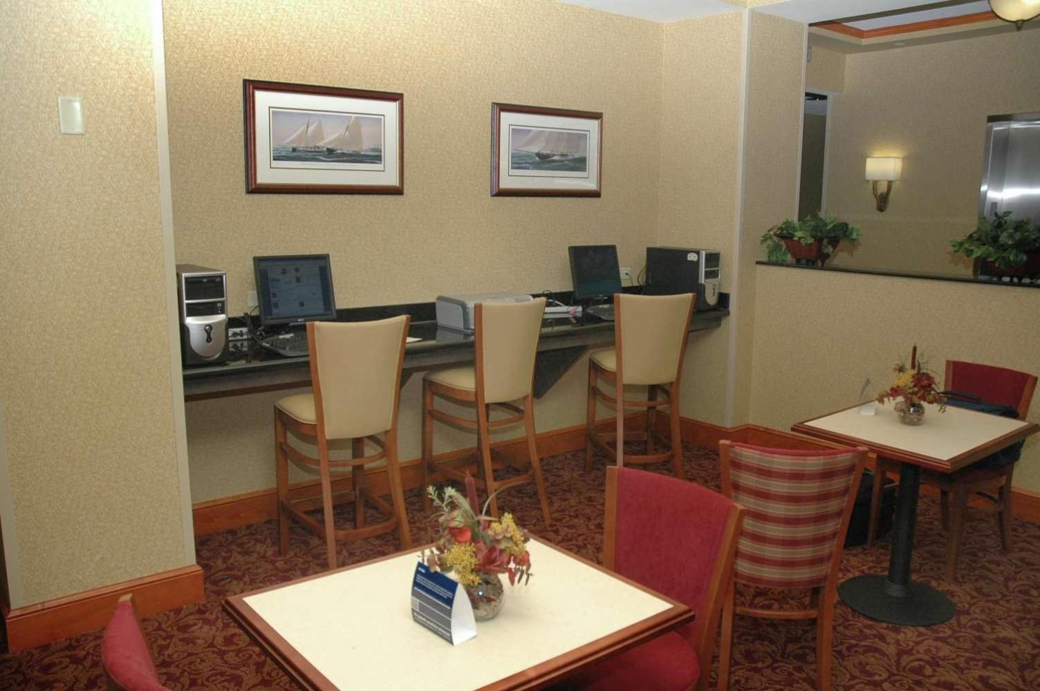 Hampton Inn Easton Exterior photo
