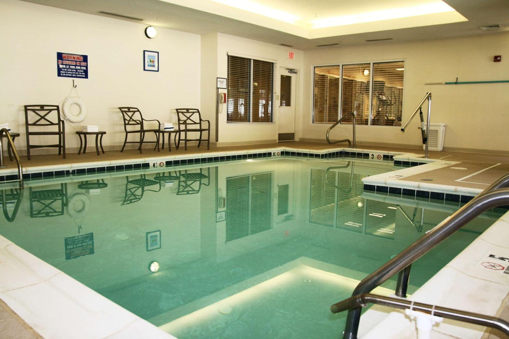 Hampton Inn Easton Exterior photo