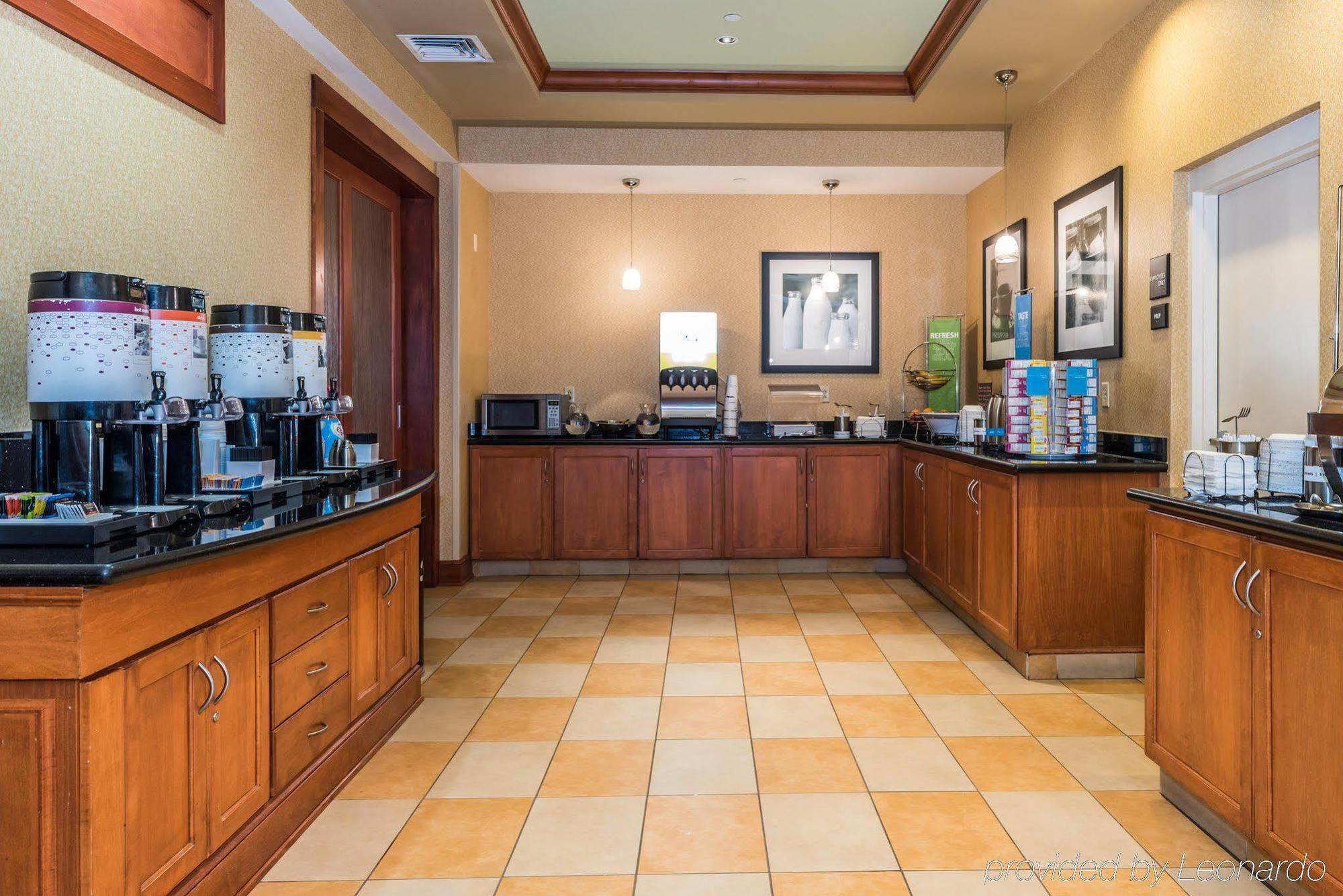 Hampton Inn Easton Exterior photo